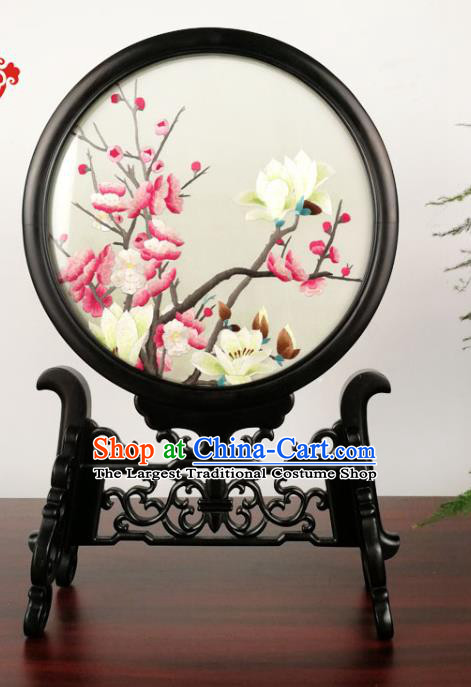 China Traditional Handmade Blackwood Desk Ornament Suzhou Embroidery Plum Mangnolia Table Screen
