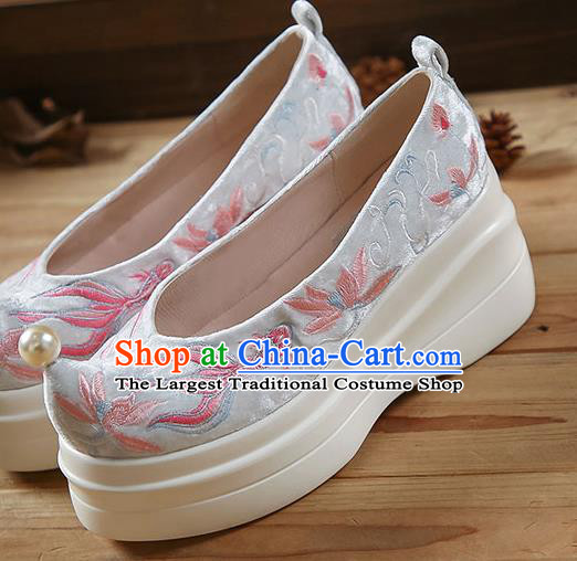 China Embroidered Lotus Fish Shoes White Velvet Shoes Traditional Hanfu Platform Shoes