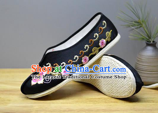 China Traditional Wedding Shoes Black Cloth Shoes National Embroidered Plum Shoes