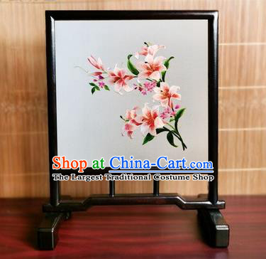 China Suzhou Embroidered Lily Flowers Desk Screen Handmade Rosewood Table Ornament