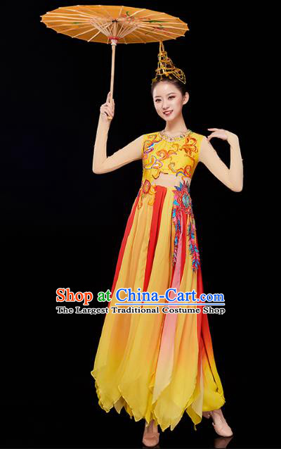 Chinese Woman Modern Dance Group Dance Yellow Dress Traditional Drum Dance Costume