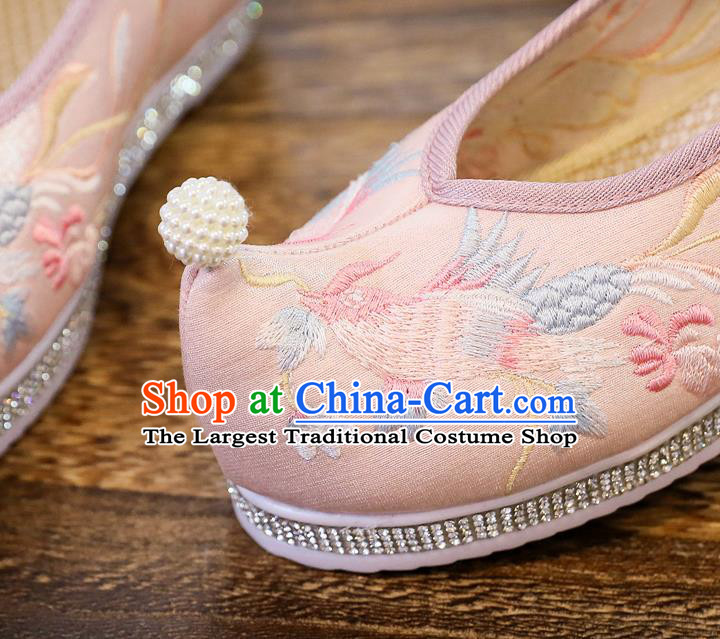 China Embroidered Pink Cloth Shoes Handmade Princess Pearls Shoes Traditional Ming Dynasty Hanfu Shoes