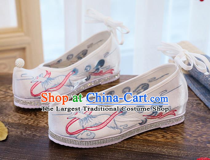 China Embroidered White Cloth Shoes Handmade Hanfu Pearl Shoes Traditional Ming Dynasty Princess Shoes