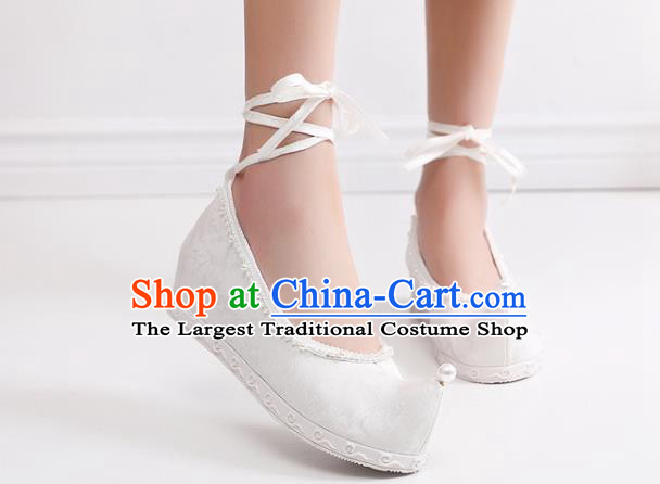 China National White Cloth Shoes Traditional Ming Dynasty Hanfu Shoes Handmade Pearls Bow Shoes