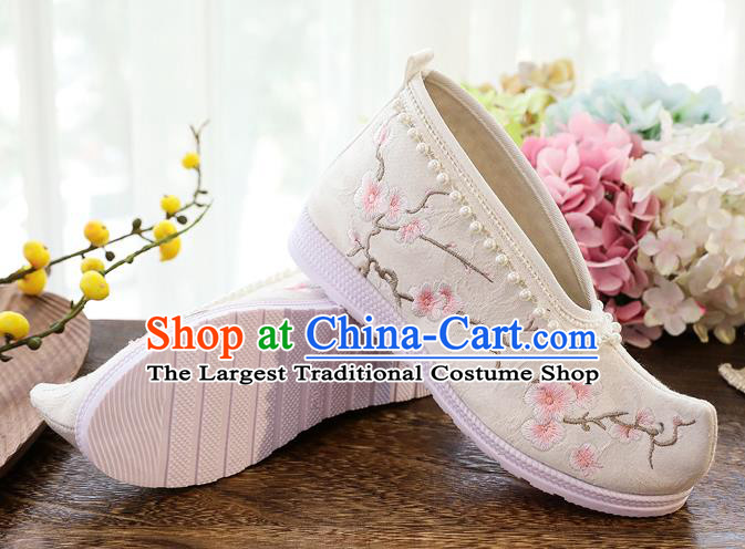 China National Embroidered Plum Beige Cloth Shoes Traditional Ming Dynasty Hanfu Shoes Ancient Princess Pearls Shoes