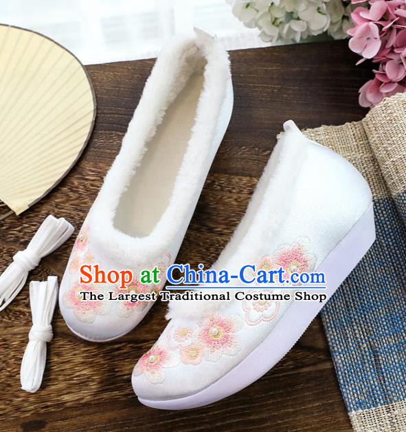 China Handmade Ming Dynasty Winter White Shoes National Embroidered Plum Blossom Shoes Traditional Pearls Shoes