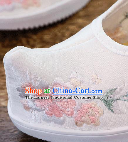 China Embroidered Plum Blossom Shoes National White Cloth Shoes Traditional Wedge Shoes