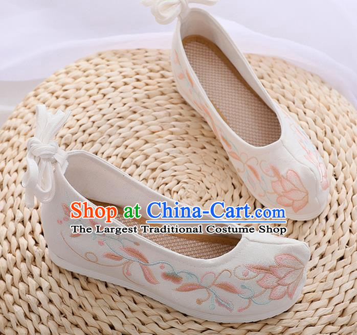 China Traditional Ming Dynasty Princess Shoes White Cloth Embroidered Shoes Ancient Hanfu Shoes