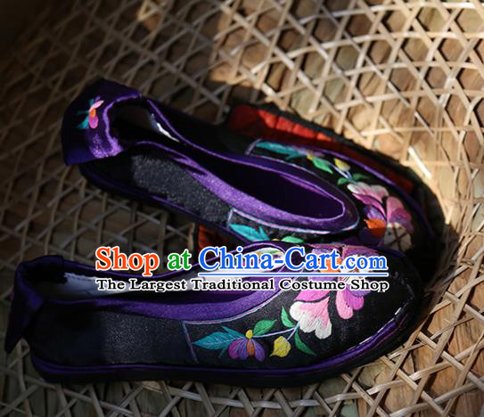 Chinese Hand Embroidered Black Satin Shoes Traditional Folk Dance Shoes Yunnan Ethnic Woman Shoes