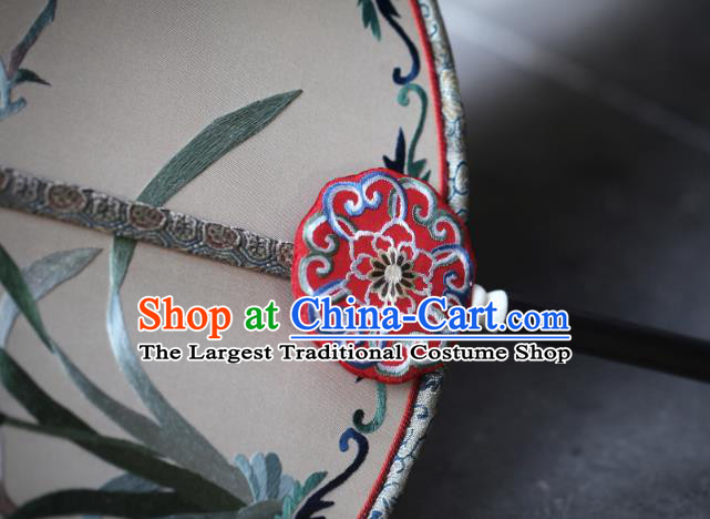 China Handmade Embroidered Daffodil Circular Fan Classical Silk Palace Fan Traditional Song Dynasty Hanfu Fan