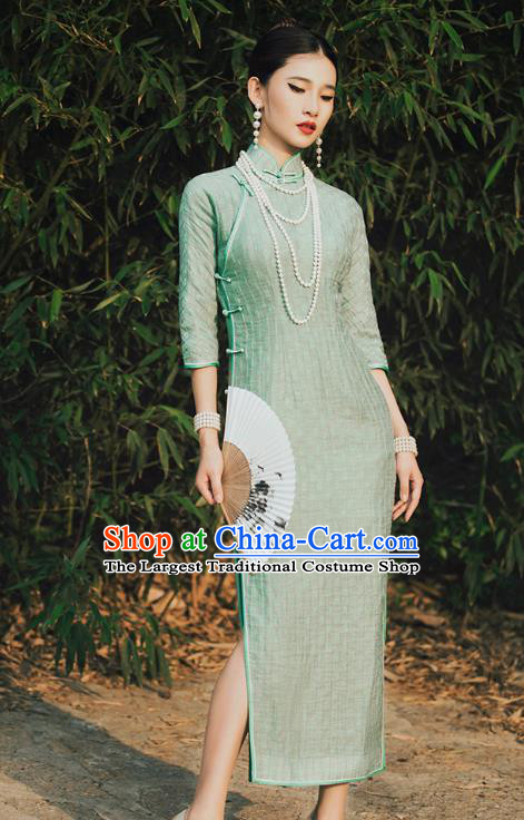 China Classical Slant Opening Cheongsam Traditional Shanghai Lady Light Green Qipao Dress