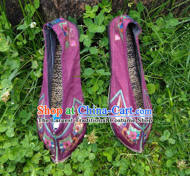 Chinese National Embroidered Shoes Handmade Purple Satin Shoes Traditional Yi Nationality Shoes Yunnan Ethnic Shoes