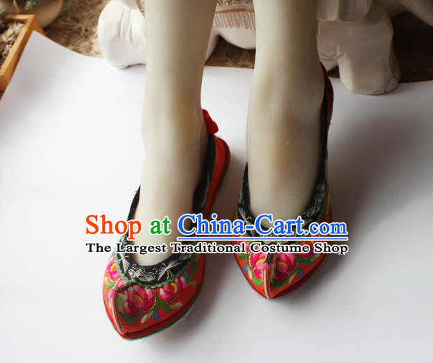 Chinese National Yunnan Dance Shoes Handmade Ethnic Orange Cloth Embroidered Shoes Yi Nationality Female Shoes