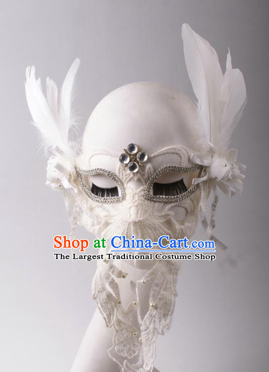 Handmade Halloween Cosplay Party Blinder Mask Costume Ball Queen White Feather Face Mask Stage Show Pearls Lace Headpiece