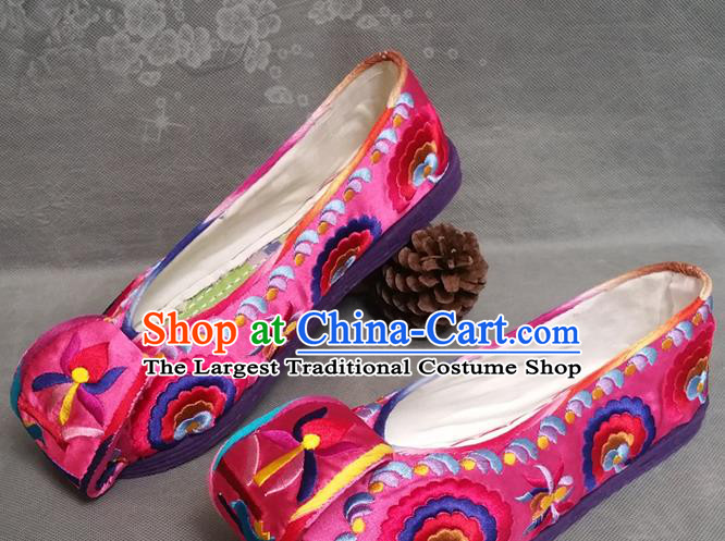 Handmade China National Woman Rosy Satin Shoes Yunnan Wedding Embroidered Shoes Ethnic Folk Dance Shoes