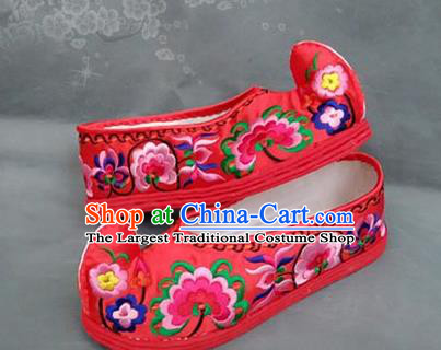Handmade China Wedding Bride Hanfu Shoes Ethnic Dance Shoes National Woman Red Satin Shoes Yunnan Embroidered Shoes