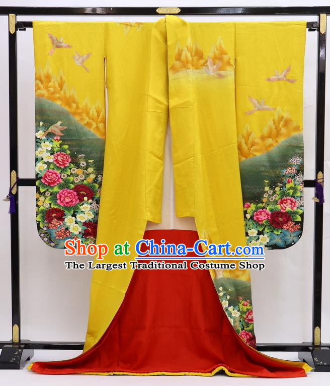 Japanese Classical Peony Pattern Furisode Kimono Costume Geisha Performance Yellow Yukata Dress Traditional Wedding Bride Clothing