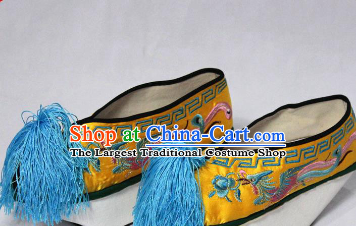Chinese Traditional Opera Empress Shoes Beijing Opera Hua Tan Shoes Peking Opera Queen Embroidered Yellow Satin Shoes