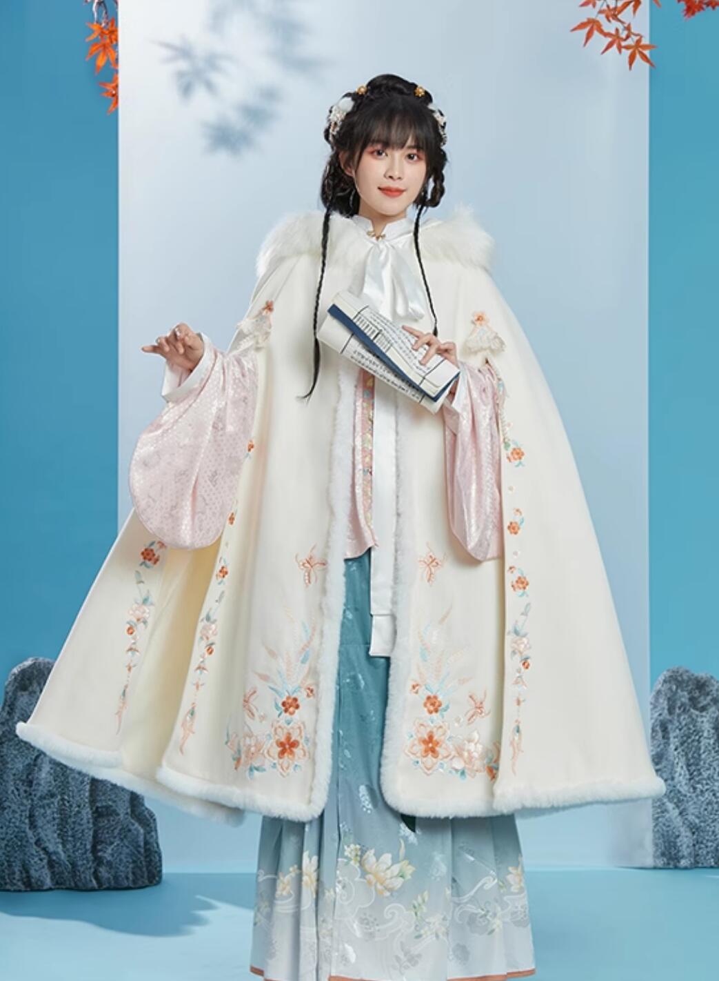 Chinese Embroidered Warm Cloak Winter Traditional Hanfu Cape Ancient China Princess Mantle Costume