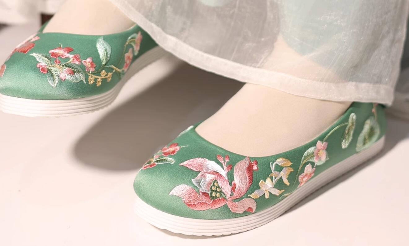 Chinese Classical Embroidered Shoes Handmade Green Satin Shoes Traditional Hanfu Shoes