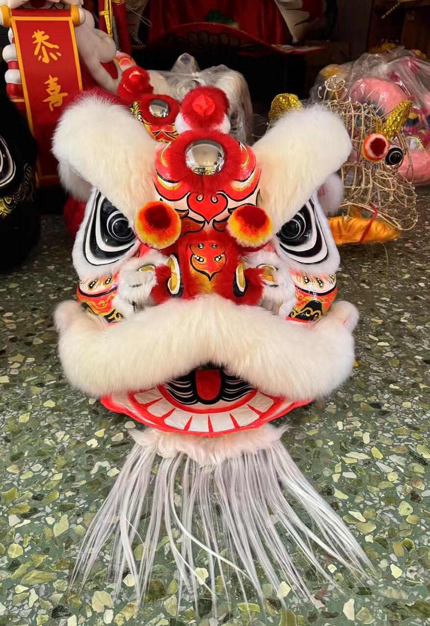 Hand Painted Chinese Dancing Lion Head Traditional Celebration Lion Dance Costumes Complete Set