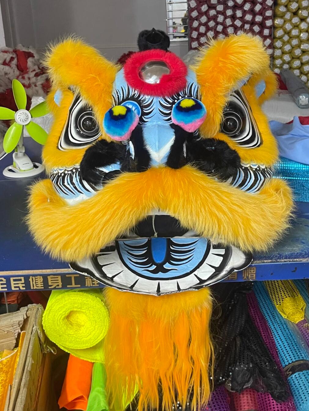 Golden Wool Traditional Celebration Lion Dance Costumes Chinese Dancing Lion Fut San Lion Head Complete Set