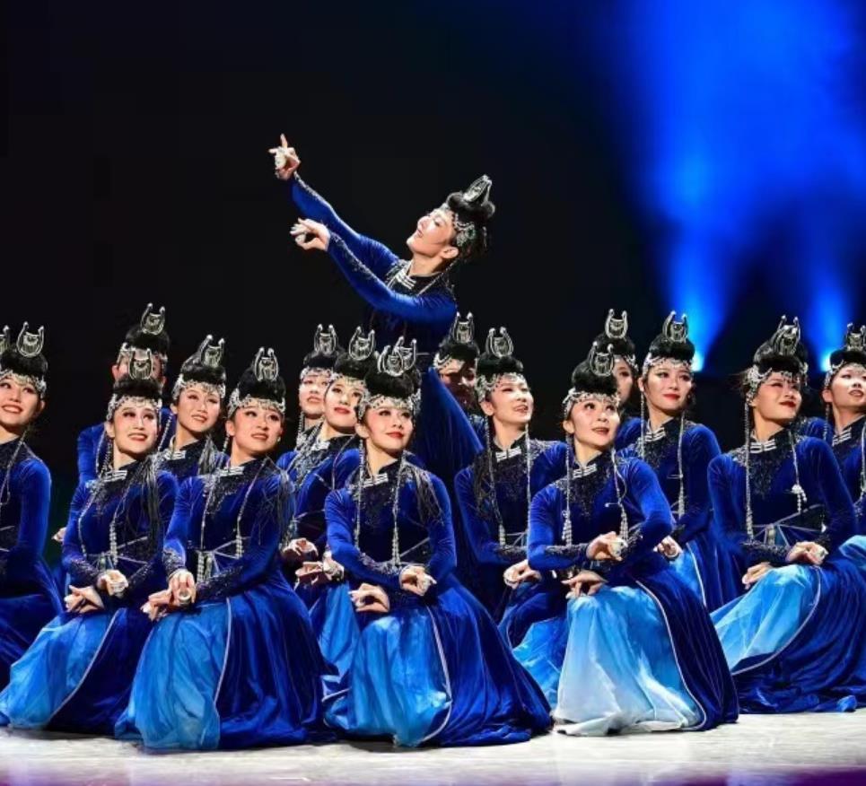 Chinese Ethnic Mongolian Group Dance Costume Song Enchantress Women Performance Outfit with Headdress