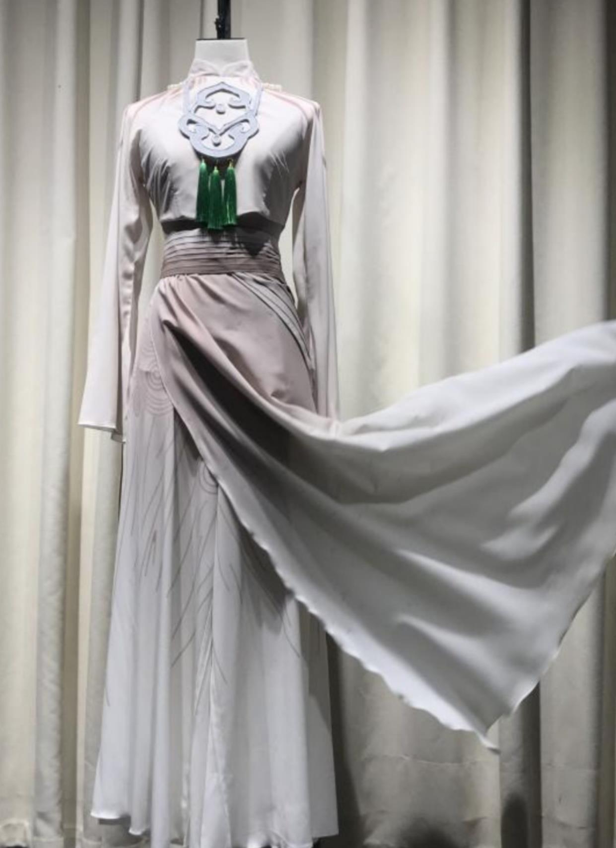 Customized Group Dance Costume Repertoire Jade Bird Fan Dance Attire Classical Chinese Dance Wear