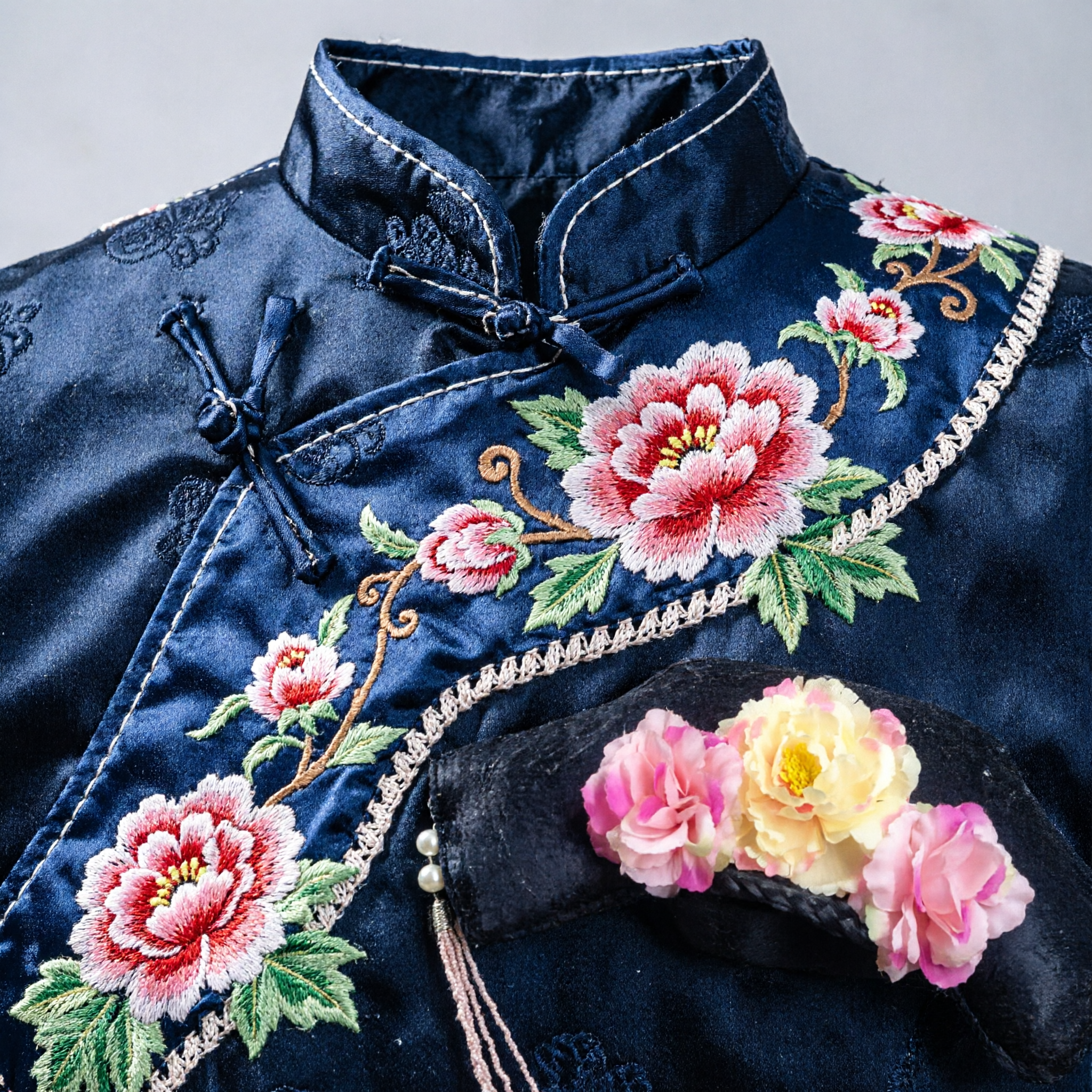 Coiffe traditionnelle chinoise de princesse mandchoue de la dynastie Qing - Accessoires capillaires floraux en velours noir pour cosplay Hanfu - Asian Costume