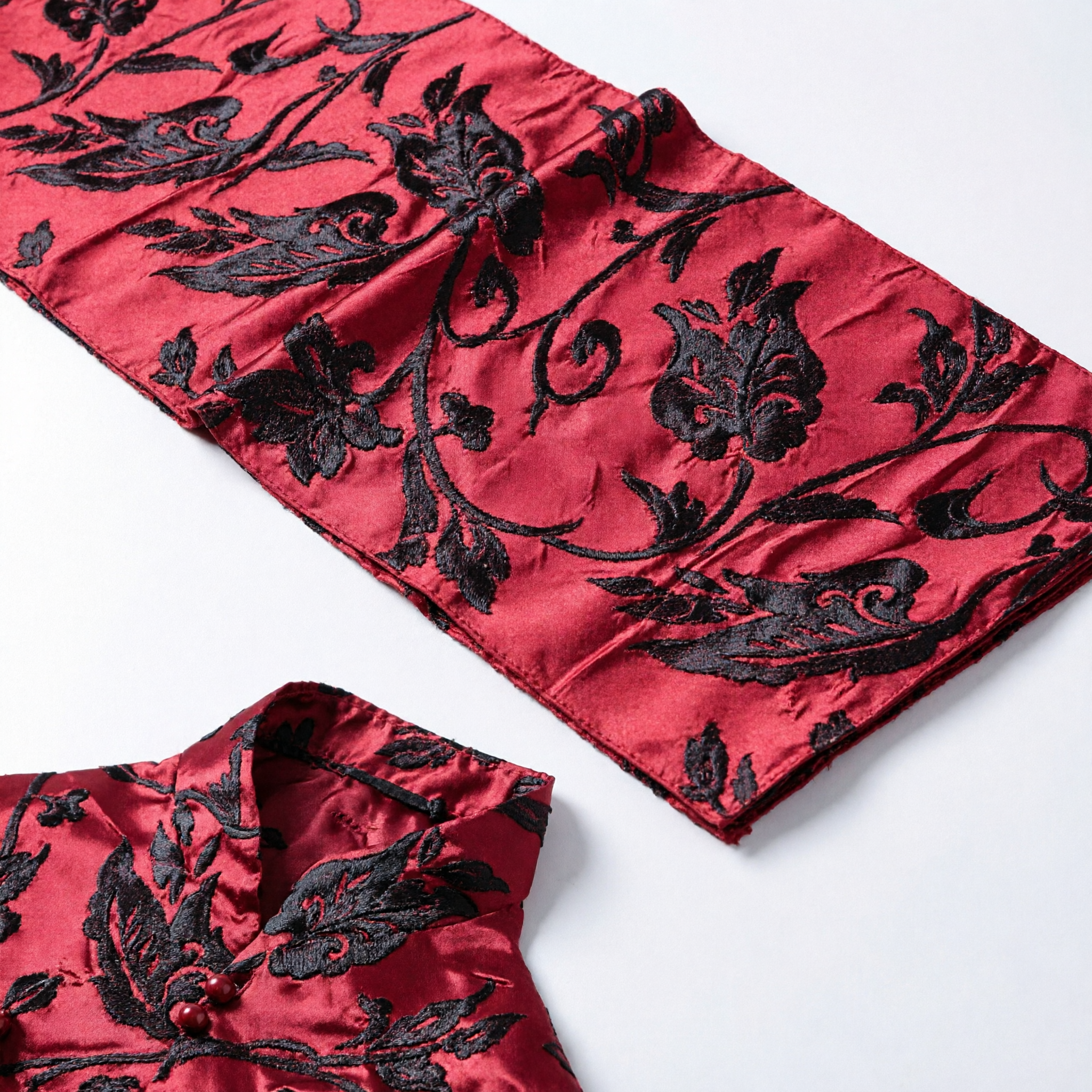 Premium Chinese rode brokaatstof met donker bloemenrankpatroon voor Hanfu Qipao traditioneel kostuum maken - Asian Costume