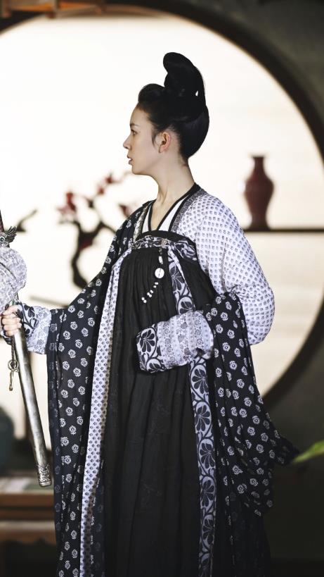 Chinese Ancient Tang Dynasty Black Hanfu Dress Apparels Costumes and Headpieces Drama Wu Xin The Monster Killer Court Maid Liu Qingluan Garment